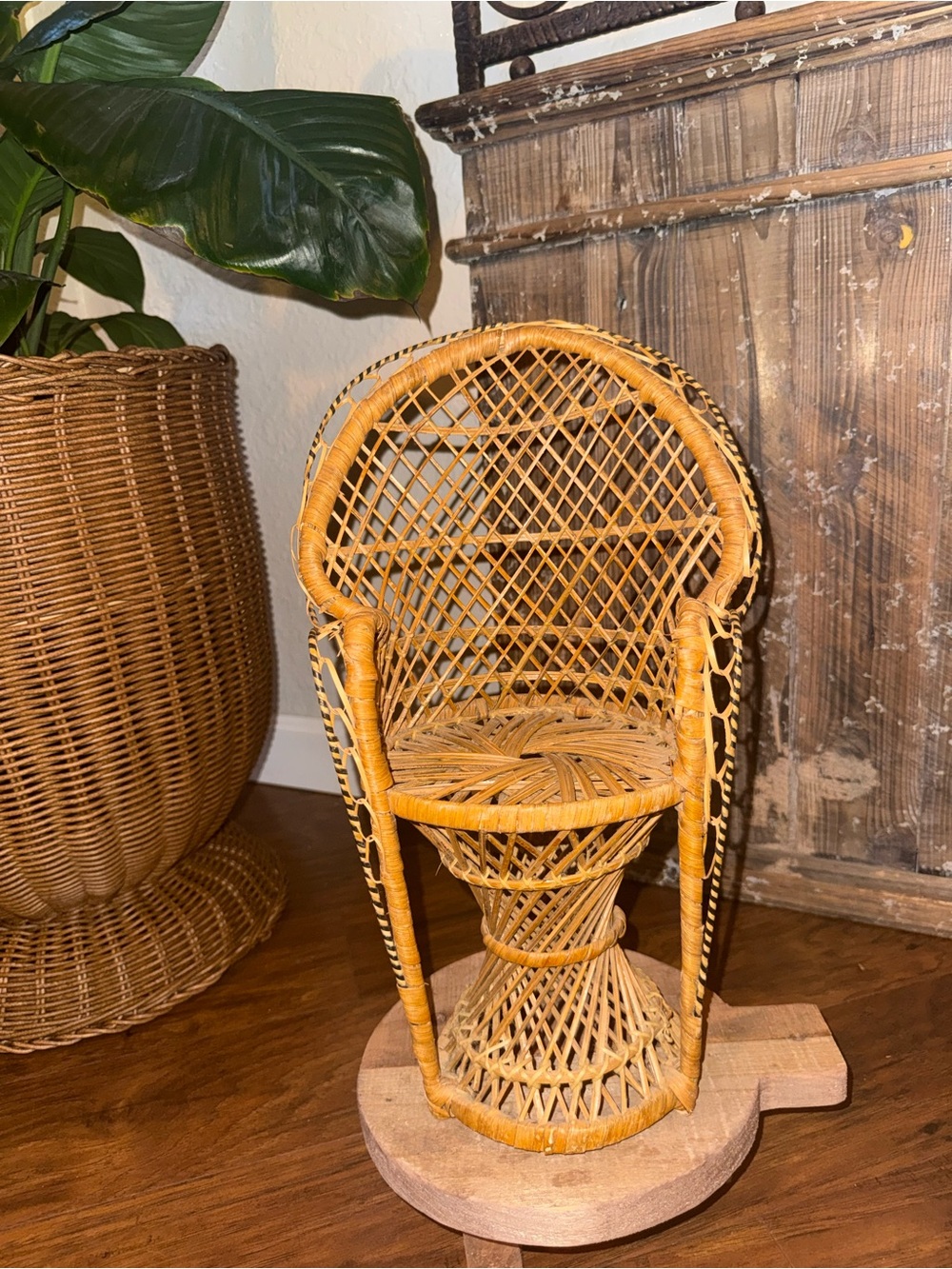 Vtg Peacock Fan Back Rattan Chair 13.5” Plant Stand Wicker Boho
